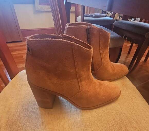 Lucky Brand Shoes - Lucky Brand Pellyon Suede Almond Toe Ankle Booties Camel womens Size 6.5M